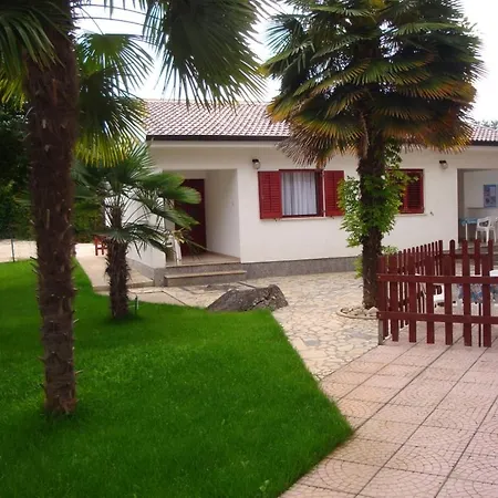 Ferienhaus In Mit Terrasse, Klimaanlage, W-lan, Waschmaschine *