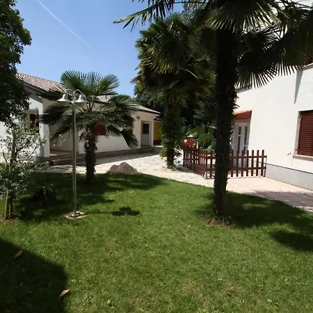 Vakantiehuis Ferienhaus In Mit Terrasse, Klimaanlage, W-lan, Waschmaschine