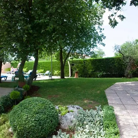 Ferienhaus In Mit Terrasse, Klimaanlage, W-lan, Waschmaschine Poreč
